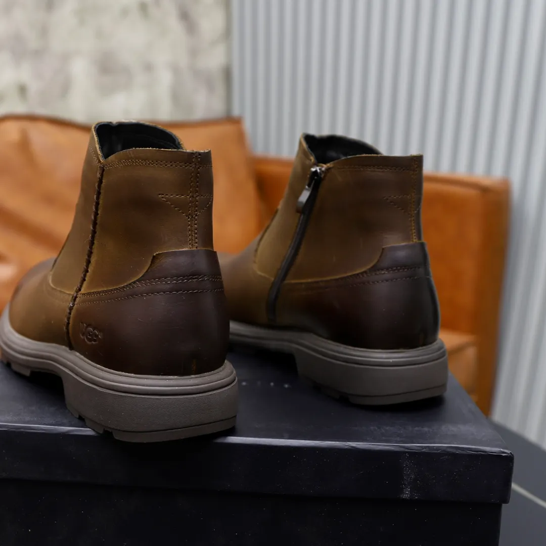Ex-factory price: 640 thick wool imported from Australia Brand: UGG genuine purchasing agent Size: 39–44 Grade: Official website 1:1 Material: First-layer genuine leather waterproof and anti-freeze upper Real wool lining Original non-slip wear-resistant lightweight soft outsole Style category: Men's casual shoes Trendy style Comfortable on the feet Color: Real picture color